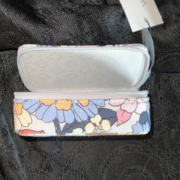 Vera Bradley Floral pill case - Picture 5 of 6